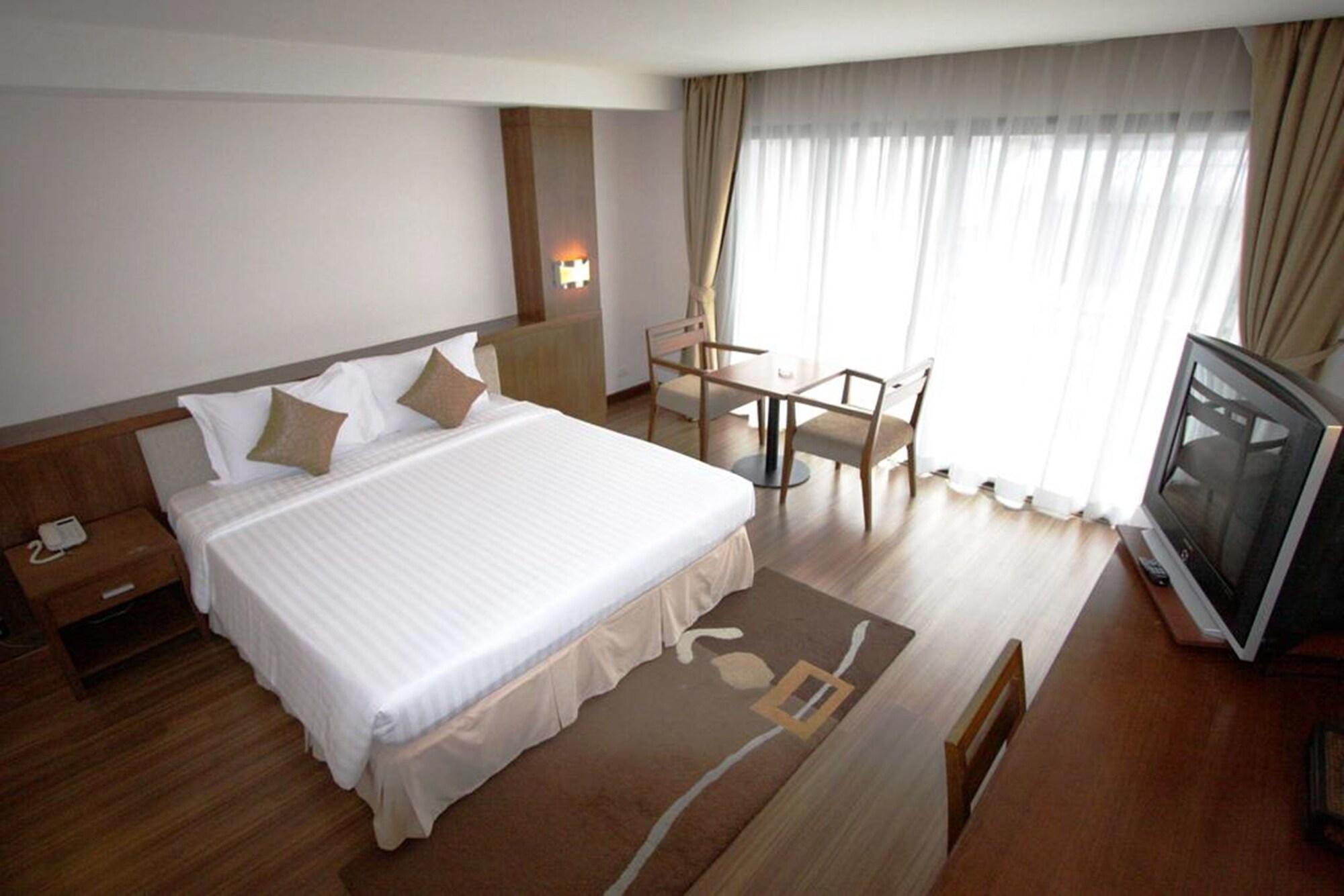 Hiran Residence Patong Exteriör bild