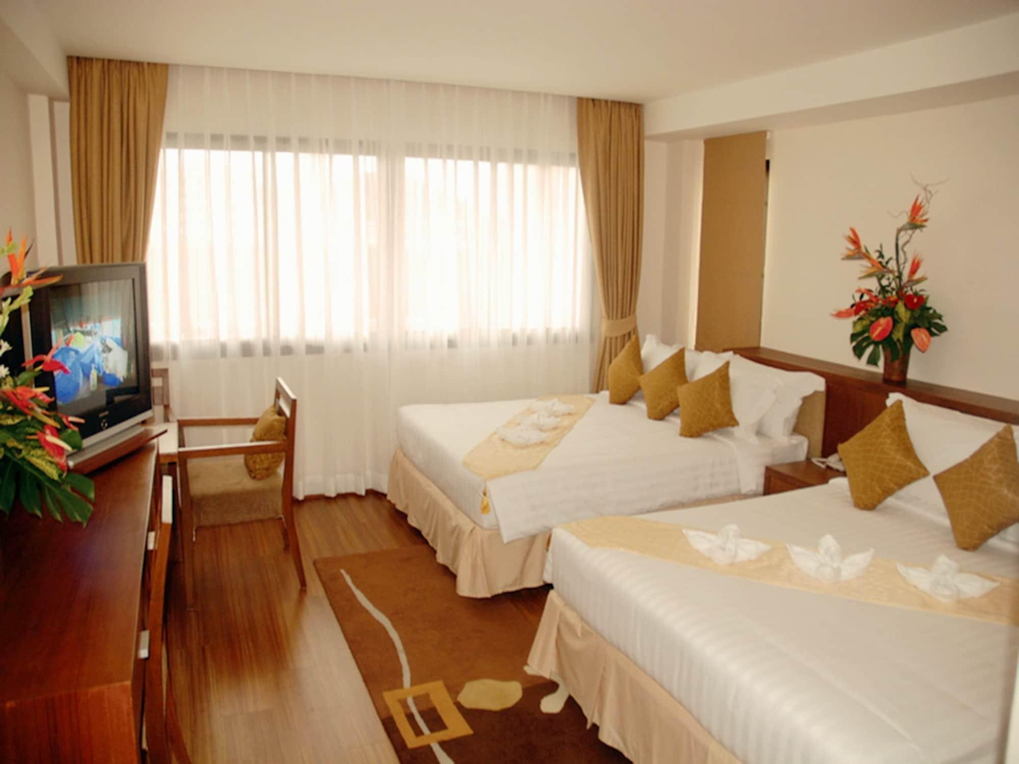 Hiran Residence Patong Exteriör bild