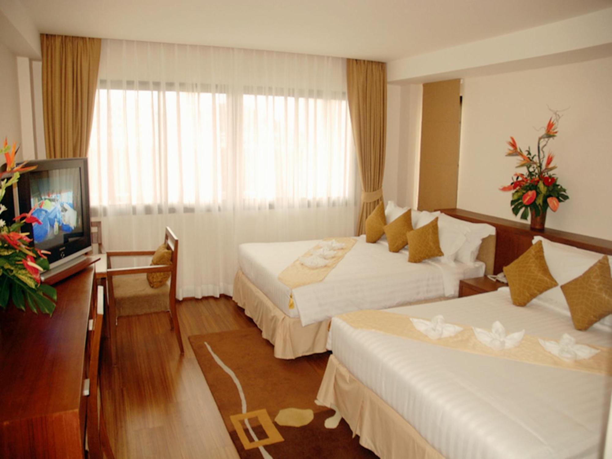 Hiran Residence Patong Exteriör bild