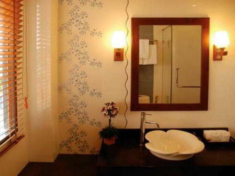 Hiran Residence Patong Exteriör bild